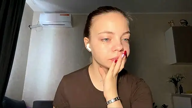 Snapshot of WrithenStub chatting on November 8, 7:52 am WrithenStub online show from November 8, 7:52 am