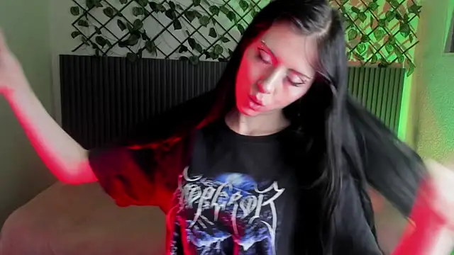 Snapshot of Dark_Niight_ chatting on March 17, 12:41 pm Dark Niight online show from March 17, 12:41 pm