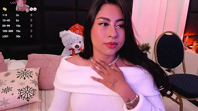 Snapshot of TamaraLeen chatting on December 4, 10:18 pm TamaraLeen online show from December 4, 10:18 pm