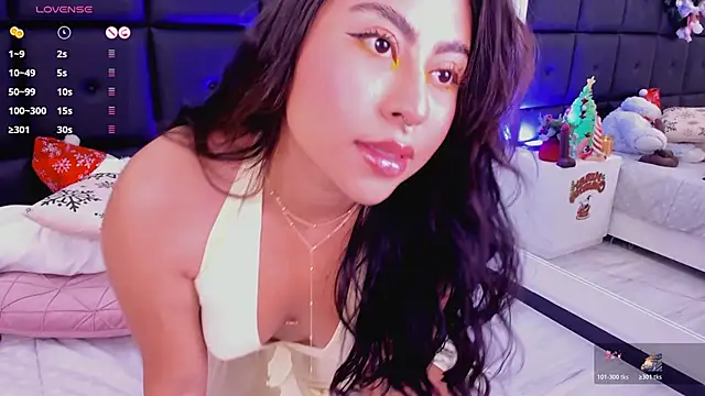 Snapshot of TamaraLeen chatting on December 16, 10:48 pm TamaraLeen online show from December 16, 10:48 pm