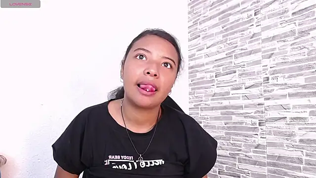 Snapshot of Zoe_Rider chatting on November 12, 12:38 pm Zoe Rider online show from November 12, 12:38 pm