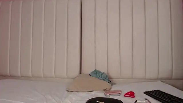 Snapshot of miel_alisha chatting on November 13, 12:48 pm miel alisha online show from November 13, 12:48 pm