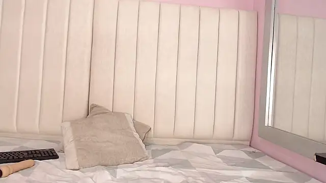 Snapshot of miel_alisha chatting on January 9, 12:30 pm miel alisha online show from January 9, 12:30 pm