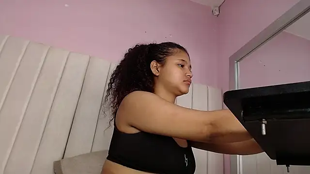 Snapshot of miel_alisha chatting on January 10, 11:45 am miel alisha online show from January 10, 11:45 am