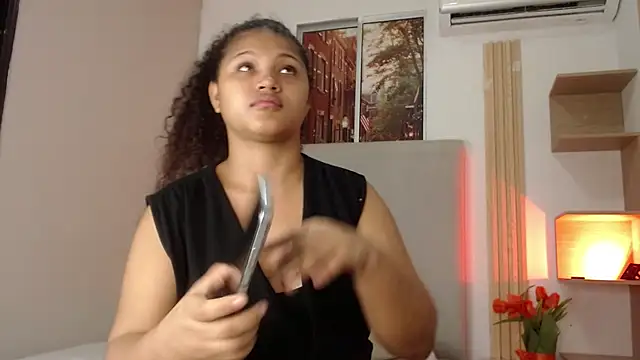 Snapshot of miel_alisha chatting on February 1, 12:15 pm miel alisha online show from February 1, 12:15 pm