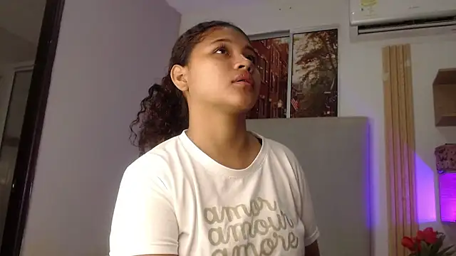 Snapshot of miel_alisha chatting on February 12, 12:11 pm miel alisha online show from February 12, 12:11 pm