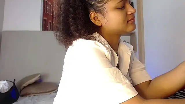 Snapshot of miel_alisha chatting on March 6, 12:23 pm miel alisha online show from March 6, 12:23 pm