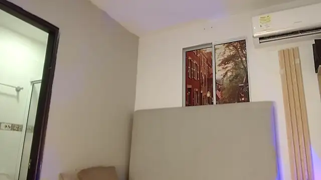 Snapshot of miel_alisha chatting on March 14, 2:00 pm miel alisha online show from March 14, 2:00 pm