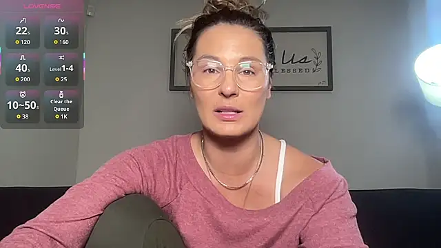 Snapshot of Mandyrheaa chatting on December 1, 8:47 pm Mandyrheaa online show from December 1, 8:47 pm