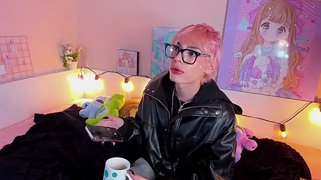 Snapshot of Strawberry_Kitty_ chatting on October 25, 3:58 am Strawberry Kitty online show from October 25, 3:58 am