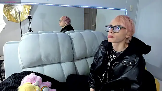 Snapshot of Strawberry_Kitty_ chatting on October 28, 2:09 pm Strawberry Kitty online show from October 28, 2:09 pm