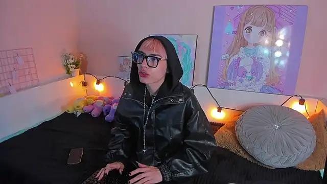 Snapshot of Strawberry_Kitty_ chatting on November 3, 3:30 am Strawberry Kitty online show from November 3, 3:30 am