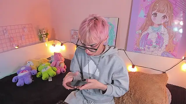 Snapshot of Strawberry_Kitty_ chatting on November 9, 4:55 am Strawberry Kitty online show from November 9, 4:55 am