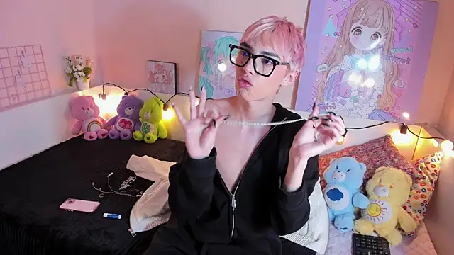 Snapshot of Strawberry_Kitty_ chatting on November 13, 10:52 pm Strawberry Kitty online show from November 13, 10:52 pm