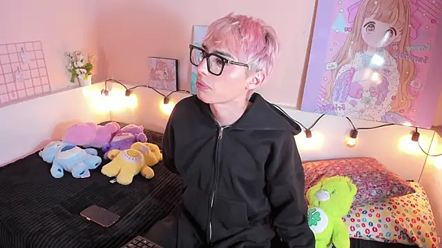 Snapshot of Strawberry_Kitty_ chatting on November 17, 3:56 am Strawberry Kitty online show from November 17, 3:56 am