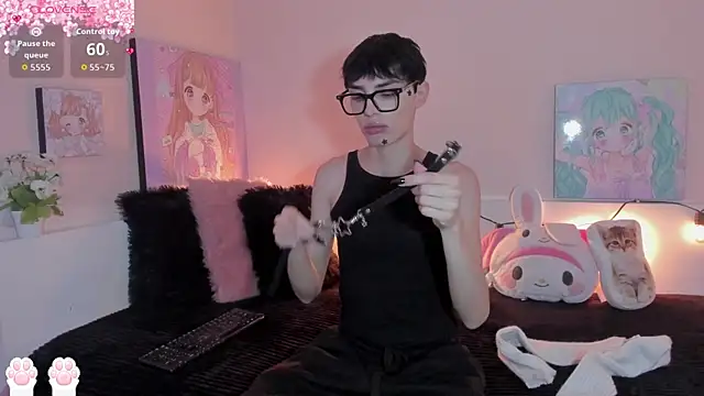 Strawberry Kitty  online show from January 18, 3:54 am