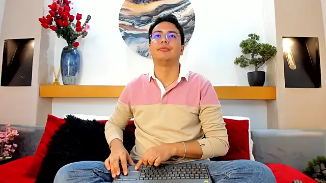 JohnBelRose online show from November 4, 7:46 pm