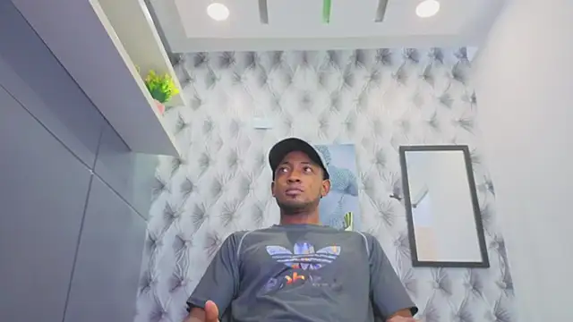 Snapshot of Stevenbrand chatting on November 13, 6:18 pm Stevenbrand online show from November 13, 6:18 pm