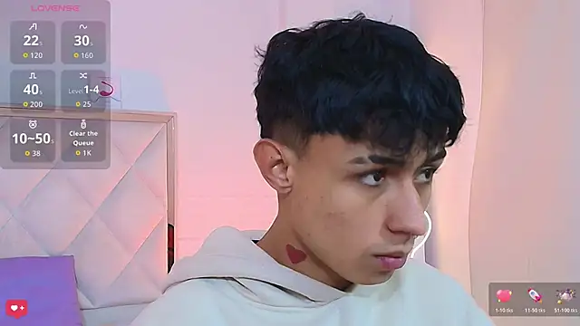 AZIEL TAY online show from October 24, 11:39 am