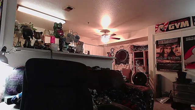 biggerisbetter12 online show from March 2, 7:37 am