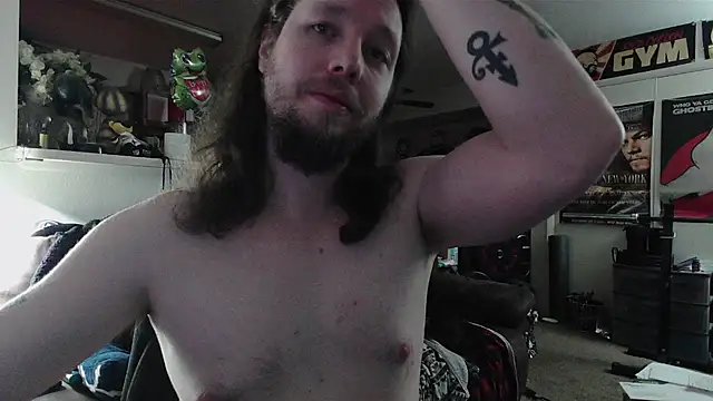 biggerisbetter12 online show from April 19, 5:51 am