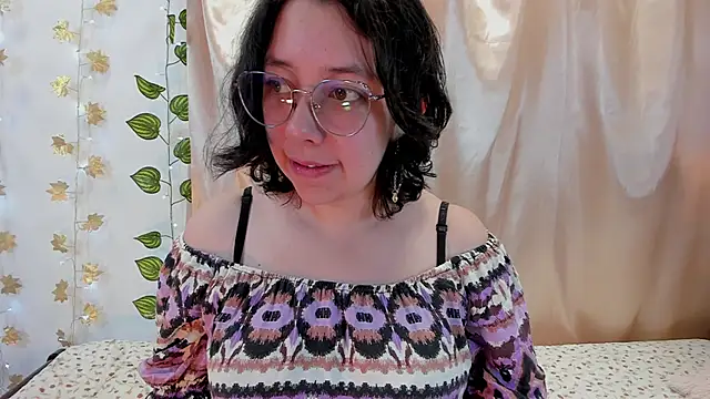 Milie yue online show from November 27, 2:08 pm