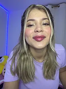 Snapshot of _Alicee_1 chatting on October 31, 1:06 am Alicee 1 online show from October 31, 1:06 am