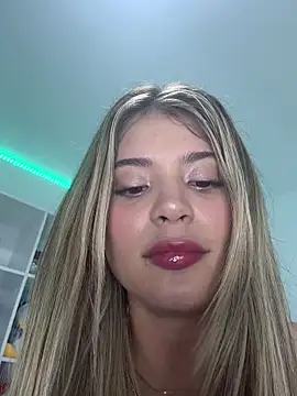 Snapshot of _Alicee_1 chatting on November 2, 1:19 am Alicee 1 online show from November 2, 1:19 am