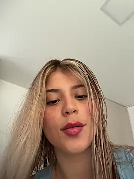 Snapshot of _Alicee_1 chatting on November 15, 9:21 pm Alicee 1 online show from November 15, 9:21 pm