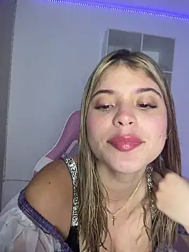 Snapshot of _Alicee_1 chatting on November 25, 1:38 am Alicee 1 online show from November 25, 1:38 am