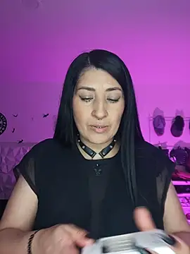 Snapshot of dark_velvet chatting on October 31, 2:56 am dark velvet online show from October 31, 2:56 am