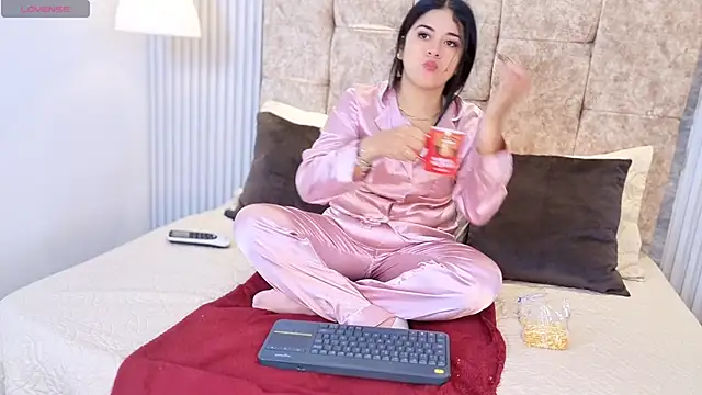 Snapshot of goddessfeetxx chatting on February 8, 12:08 pm goddessfeetxx online show from February 8, 12:08 pm