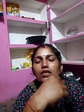 Snapshot of Pooja_shre chatting on November 2, 1:08 am Pooja shre online show from November 2, 1:08 am