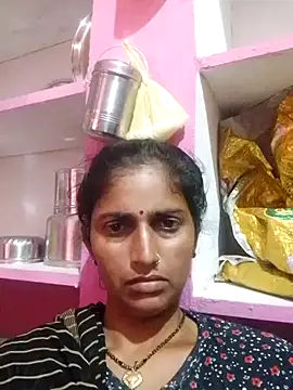 Snapshot of Pooja_shre chatting on November 5, 3:28 am Pooja shre online show from November 5, 3:28 am