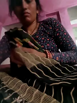 Snapshot of Pooja_shre chatting on April 25, 1:52 pm Pooja shre online show from April 25, 1:52 pm