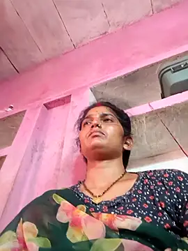 Snapshot of Pooja_shre chatting on May 1, 11:26 am Pooja shre online show from May 1, 11:26 am