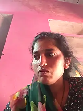 Snapshot of Pooja_shre chatting on May 2, 2:16 am Pooja shre online show from May 2, 2:16 am