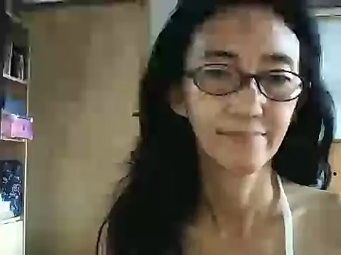 princessD077 online show from December 18, 2:28 am