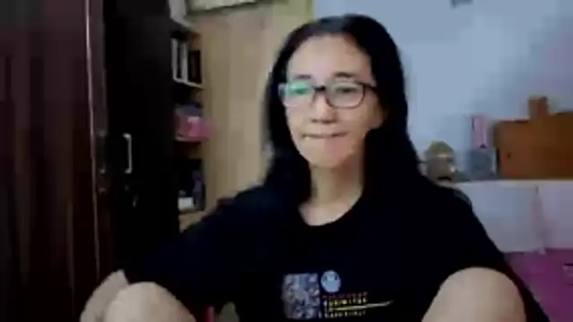 Snapshot of princessD077 chatting on February 9, 5:11 am princessD077 online show from February 9, 5:11 am