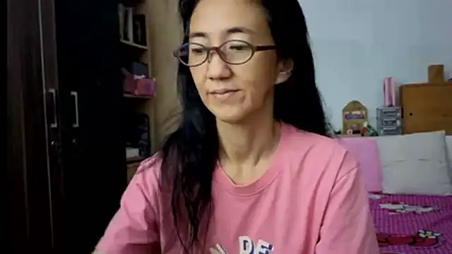 Snapshot of princessD077 chatting on February 14, 4:26 pm princessD077 online show from February 14, 4:26 pm