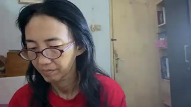 Snapshot of princessD077 chatting on February 20, 6:37 am princessD077 online show from February 20, 6:37 am