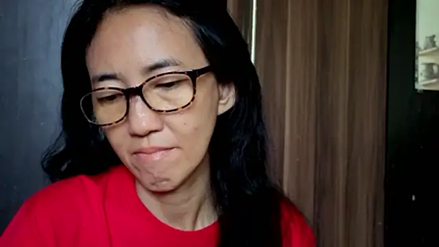 Snapshot of princessD077 chatting on March 4, 3:56 am princessD077 online show from March 4, 3:56 am