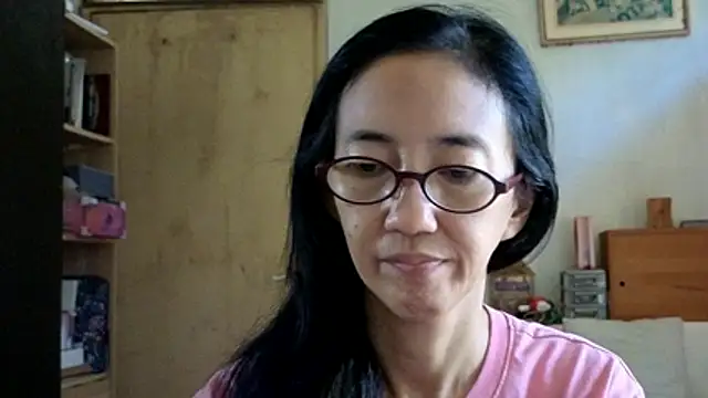 Snapshot of princessD077 chatting on March 16, 5:02 am princessD077 online show from March 16, 5:02 am