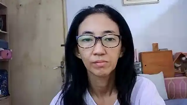 Snapshot of princessD077 chatting on March 29, 1:49 am princessD077 online show from March 29, 1:49 am