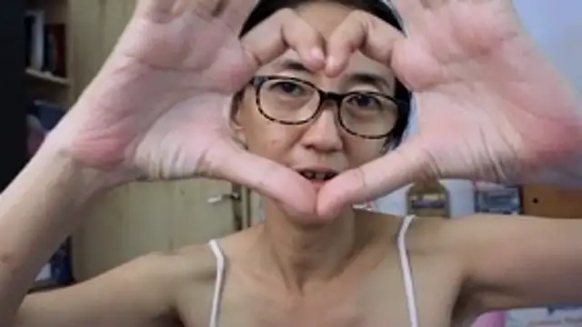 Snapshot of princessD077 chatting on April 6, 6:47 am princessD077 online show from April 6, 6:47 am