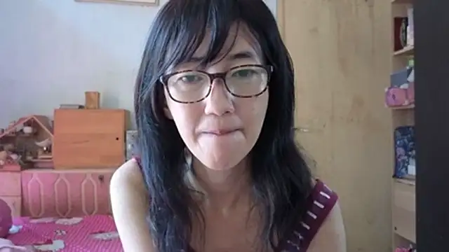Snapshot of princessD077 chatting on June 22, 3:25 am princessD077 online show from June 22, 3:25 am
