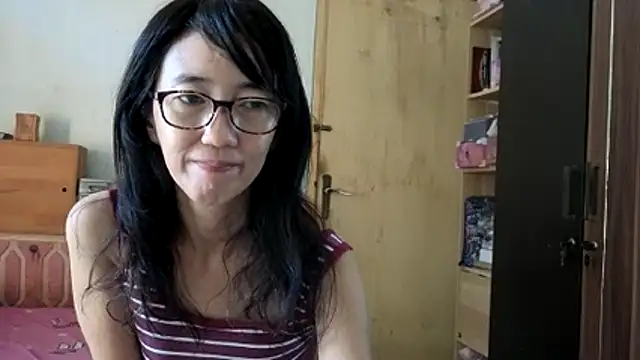 Snapshot of princessD077 chatting on June 27, 4:50 am princessD077 online show from June 27, 4:50 am