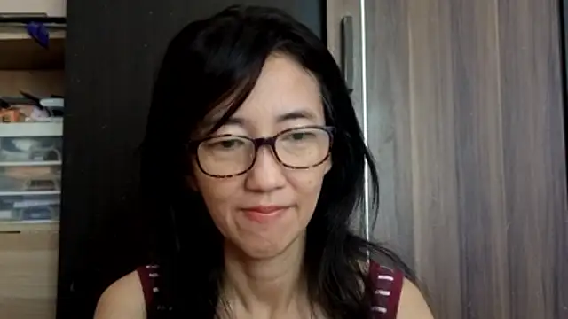Snapshot of princessD077 chatting on July 1, 4:47 am princessD077 online show from July 1, 4:47 am