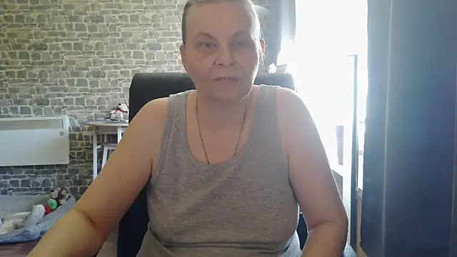 Snapshot of Diamond_Bite chatting on October 20, 10:16 am Diamond Bite online show from October 20, 10:16 am