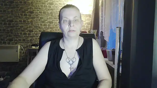 Snapshot of Diamond_Bite chatting on October 23, 5:29 am Diamond Bite online show from October 23, 5:29 am